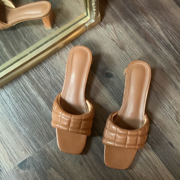 Brown Faux Leather Quilted Slide Slip-On Mule Sandal with Block Heel - Size 9 - Picture 4 of 4